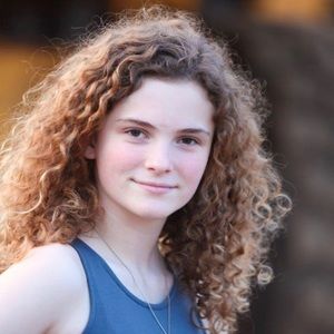 Meet your Posher, Chloe